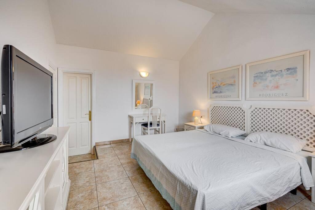 Royal Garden - 2 Bedroom Плая-де-лас-Америкас Экстерьер фото